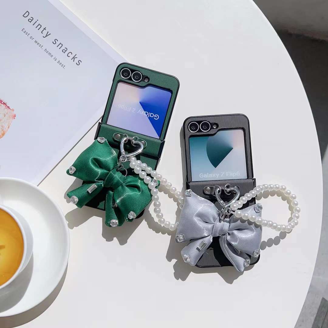 Bow Pearl Bracelet Samsung Zflip 6 Three-pieceSet 3