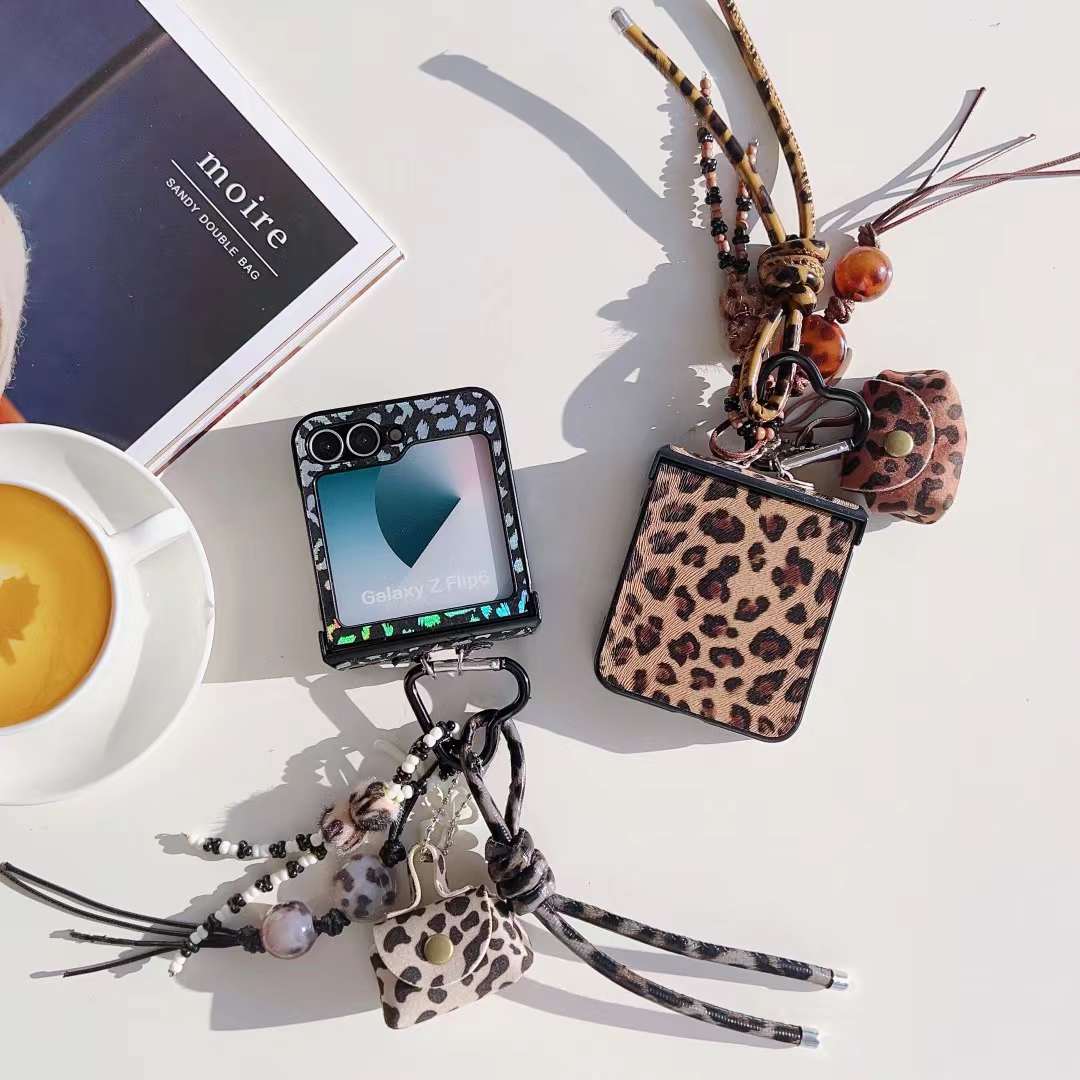 Samsung zflip folding leopard print mobile phone case 3