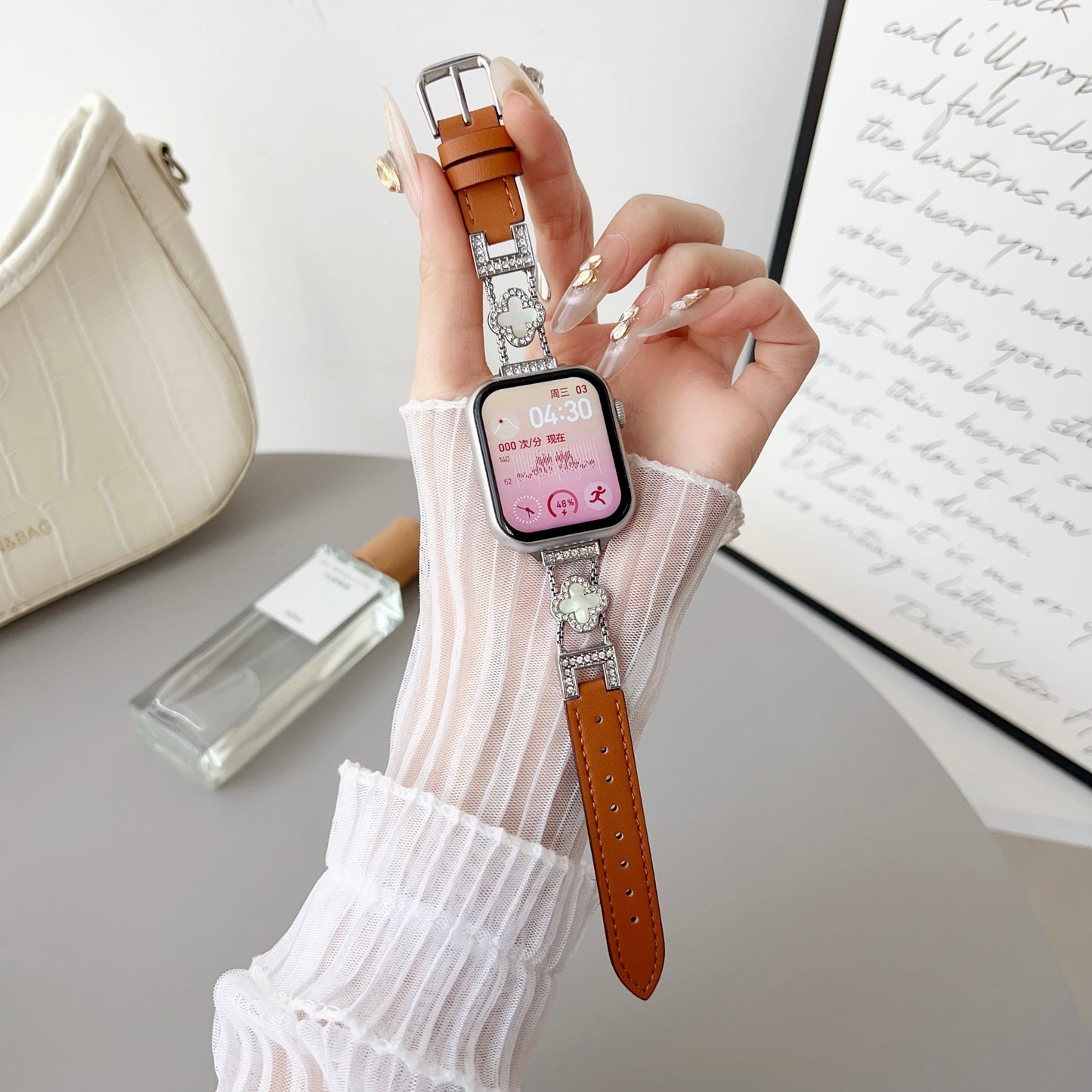  Browm Four-leaf clover with plain leather strap 